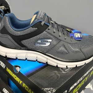 Sketcher memory foam - wide fit